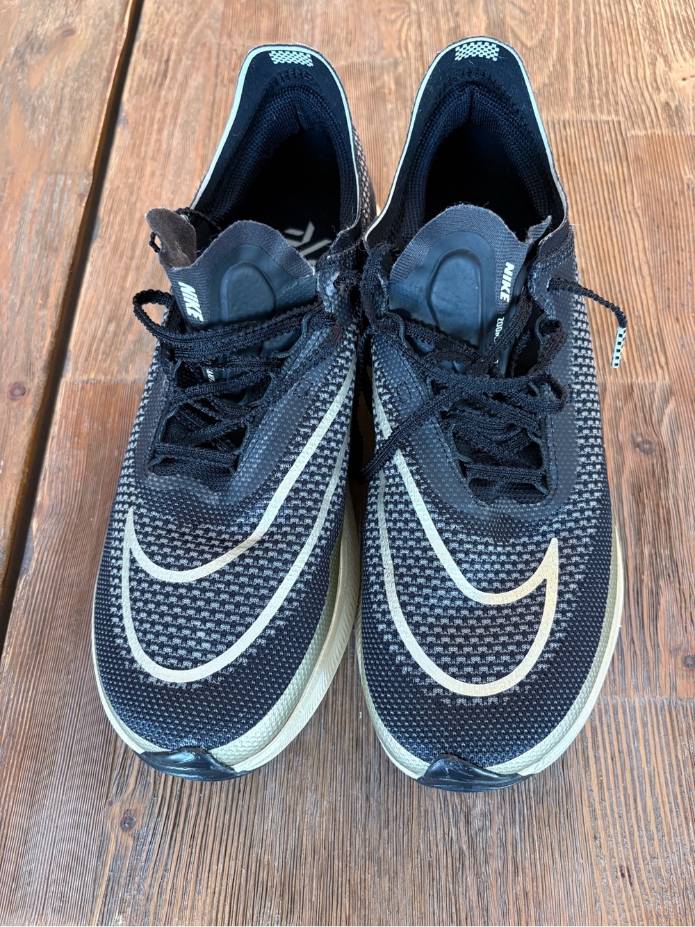 Nike ZoomX Streakfly Mens 8.5 Running Shoes Black Metallic Gold